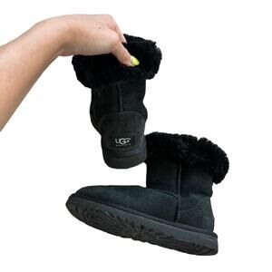 UGG Classic Black Boots – 8" Shaft Sheepskin Suede Winter Cozy – Women’s 5